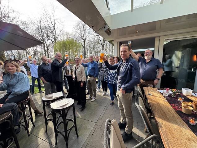 Drukbezochte bier- en wijnproeverij van team Hee Goade Mee